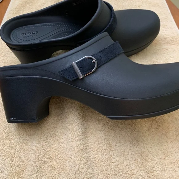 Crocs Clogs - Picture 3 of 8